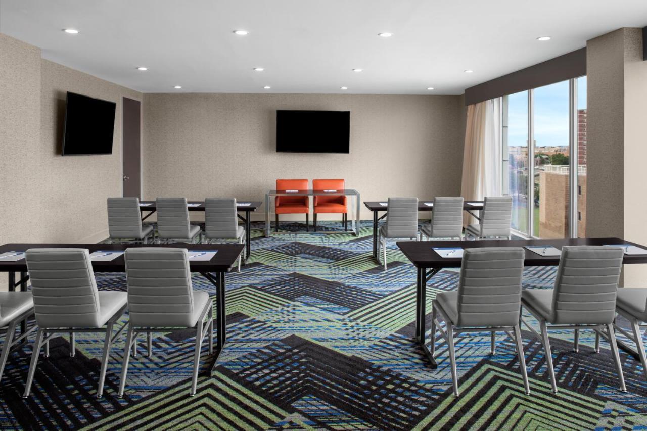 Holiday Inn Express & Suites Woodside Laguardia Airport نيو يورك المظهر الخارجي الصورة